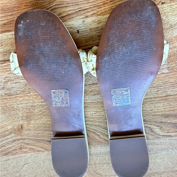 who what wear Women’s Slip On Sandals Light Yellow  Woven Strap Design Size 7.5 - Picture 9 of 11